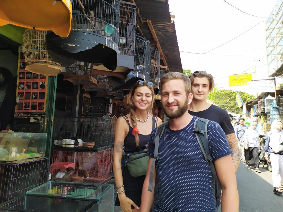 Griya Backpacker Pak Yon Bed & Breakfast Malang Exterior foto
