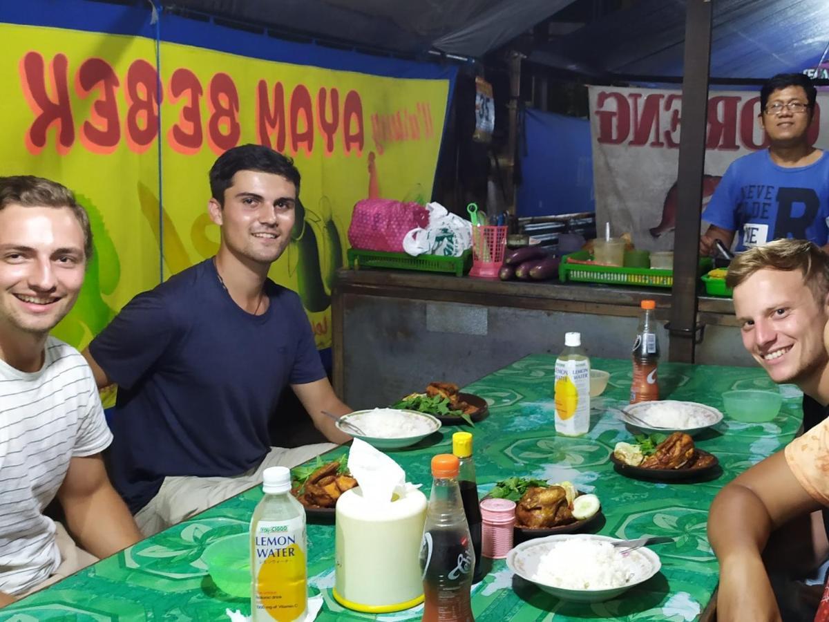 Griya Backpacker Pak Yon Bed & Breakfast Malang Exterior foto